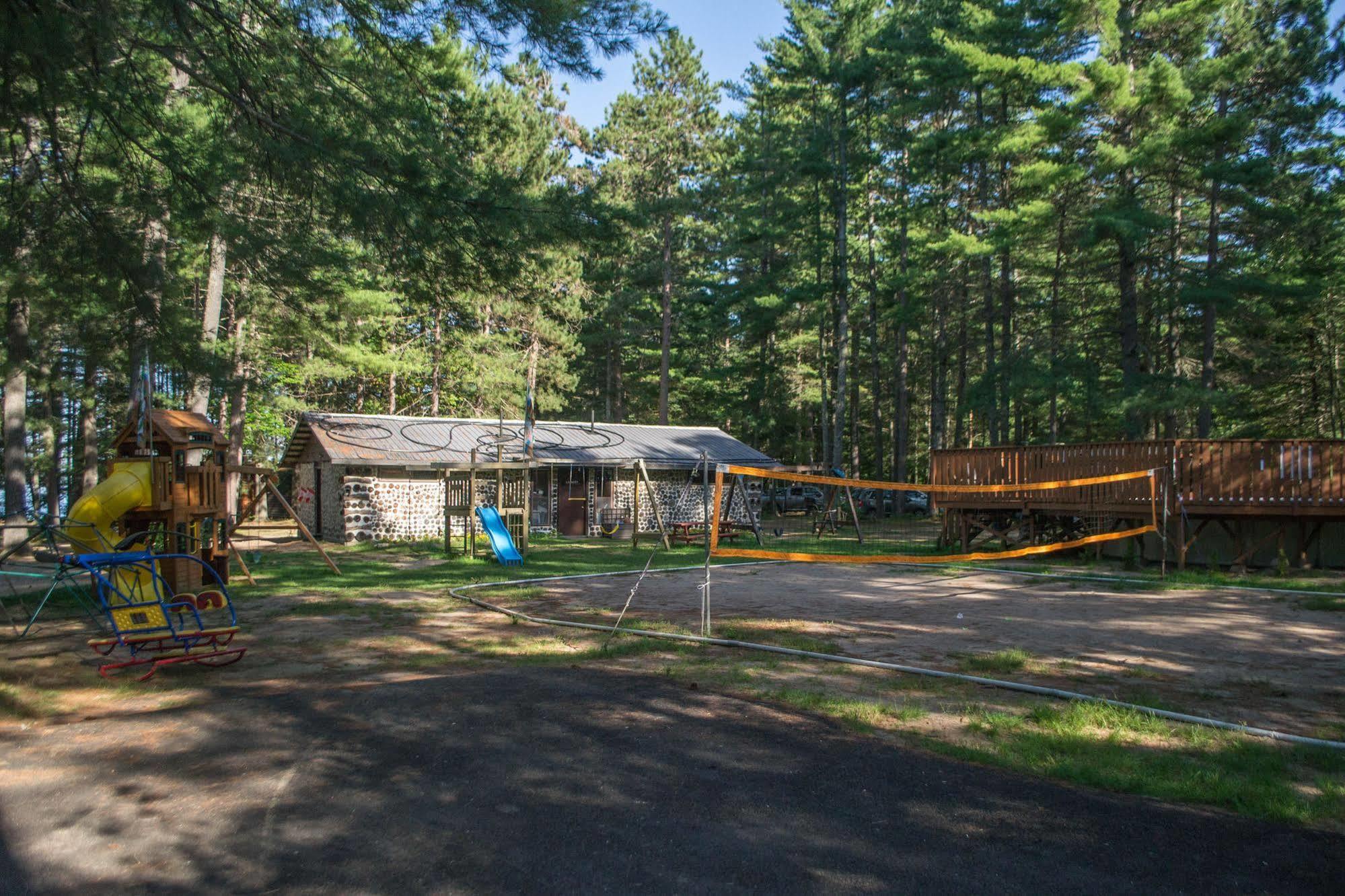 Pine Valley Resort Stonecliffe エクステリア 写真